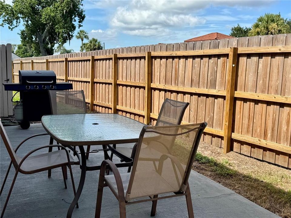 For Rent: $2,250 (2 beds, 2 baths, 900 Square Feet)