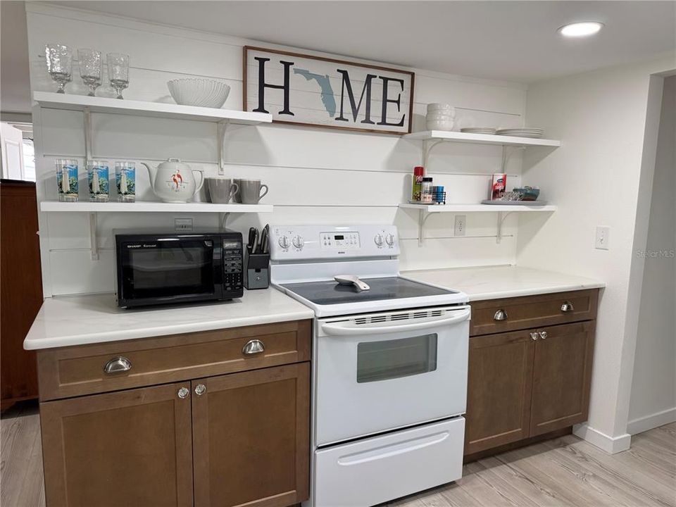 For Rent: $2,250 (2 beds, 2 baths, 900 Square Feet)
