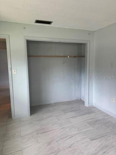 For Sale: $179,900 (2 beds, 1 baths, 900 Square Feet)