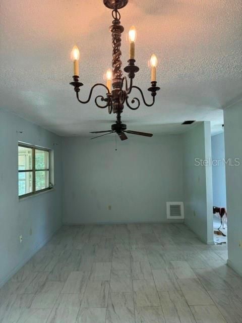 For Sale: $179,900 (2 beds, 1 baths, 900 Square Feet)