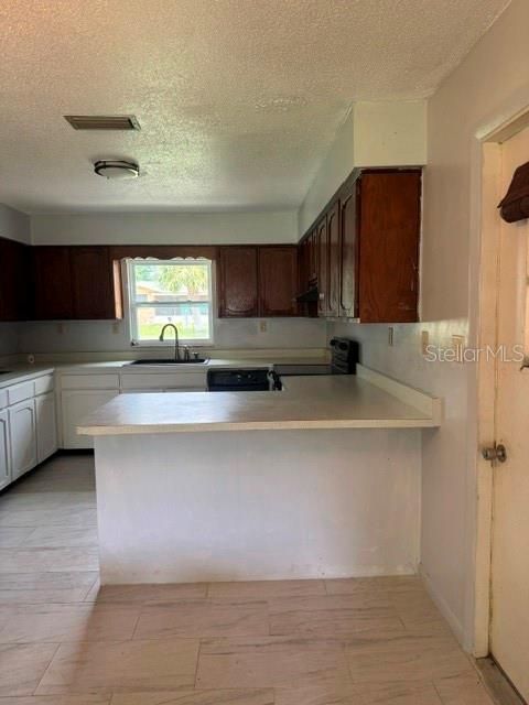 For Sale: $179,900 (2 beds, 1 baths, 900 Square Feet)