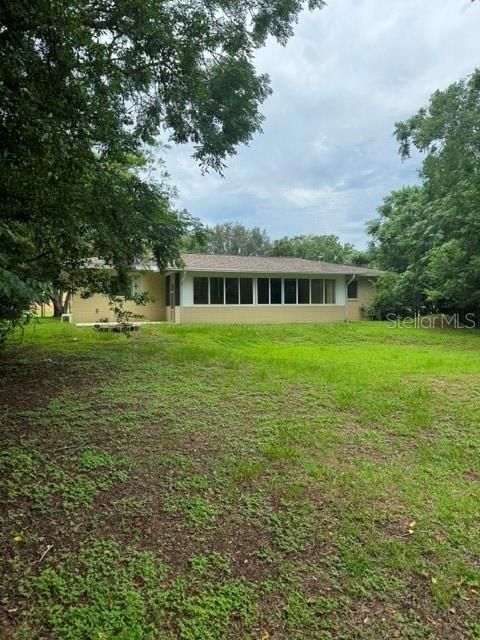 For Sale: $179,900 (2 beds, 1 baths, 900 Square Feet)
