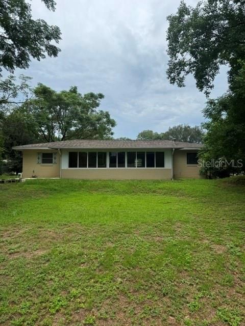For Sale: $179,900 (2 beds, 1 baths, 900 Square Feet)