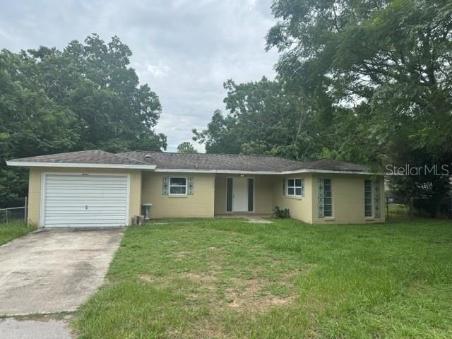 For Sale: $179,900 (2 beds, 1 baths, 900 Square Feet)