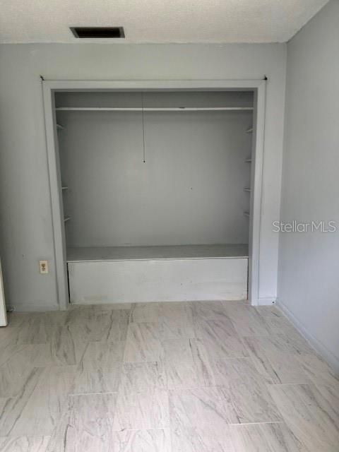 For Sale: $179,900 (2 beds, 1 baths, 900 Square Feet)