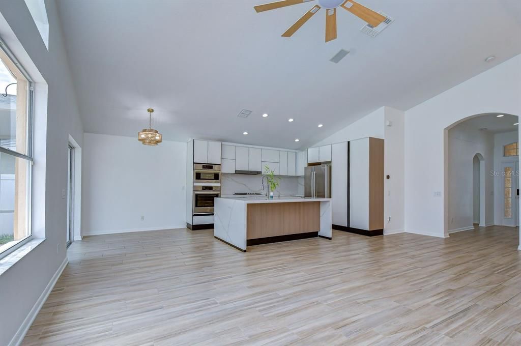 Activo con contrato: $585,000 (3 camas, 2 baños, 1530 Pies cuadrados)