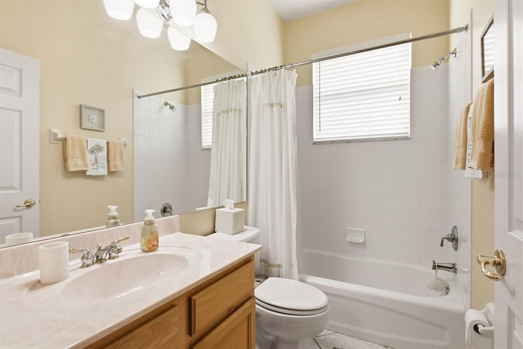 Active With Contract: $465,000 (3 beds, 3 baths, 2262 Square Feet)