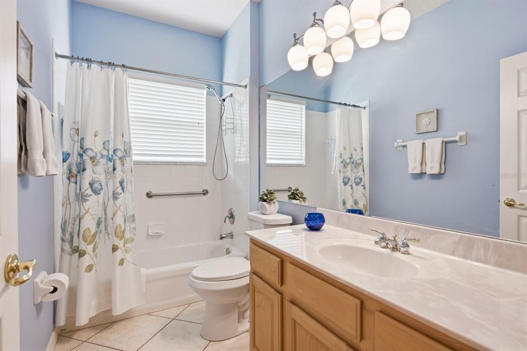 Active With Contract: $465,000 (3 beds, 3 baths, 2262 Square Feet)