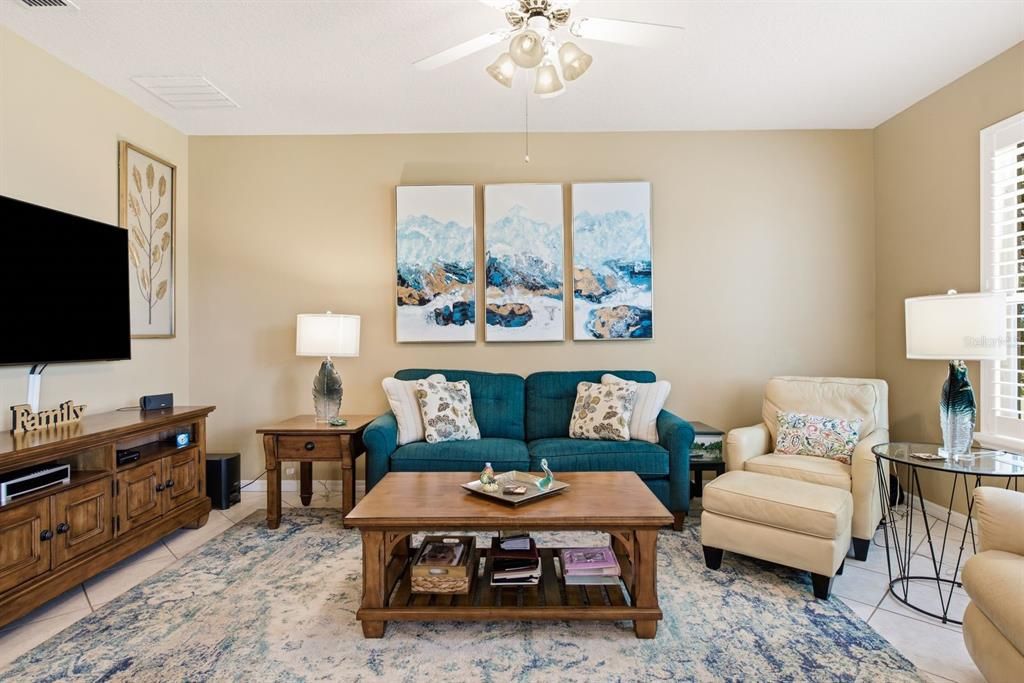 Active With Contract: $465,000 (3 beds, 3 baths, 2262 Square Feet)
