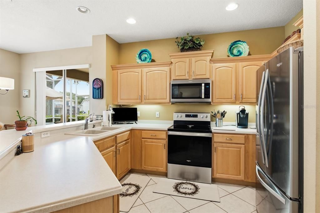 Active With Contract: $465,000 (3 beds, 3 baths, 2262 Square Feet)