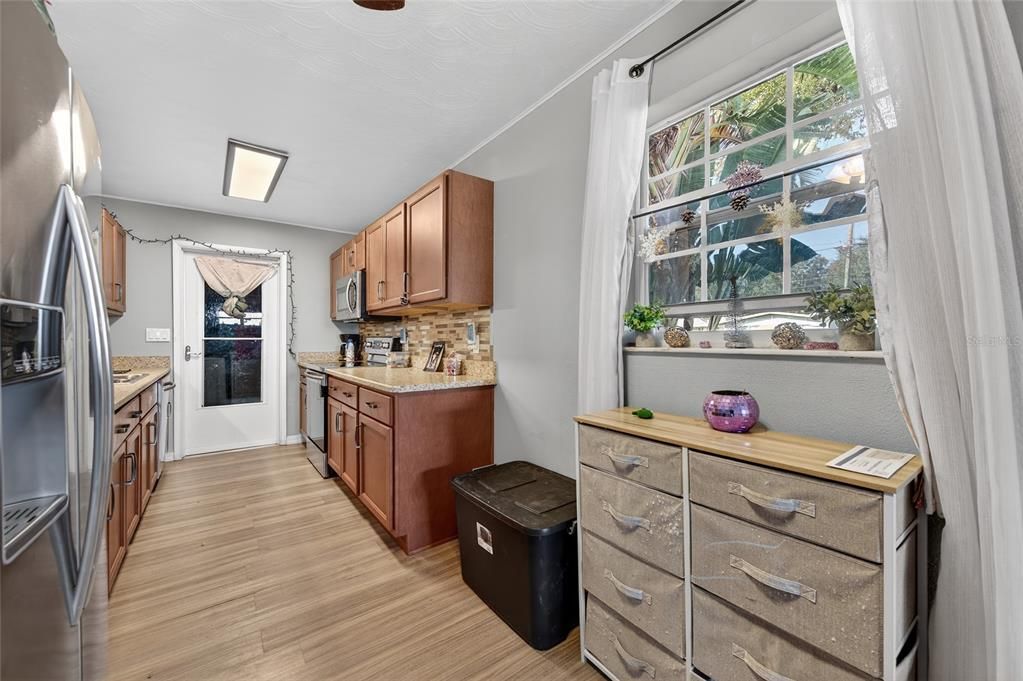 For Sale: $244,900 (3 beds, 1 baths, 1217 Square Feet)