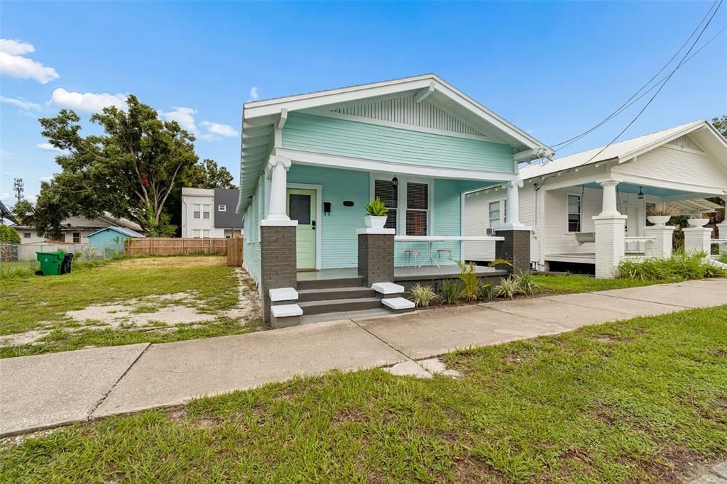 На продажу: $395,000 (2 спален, 2 ванн, 1020 Квадратных фут)