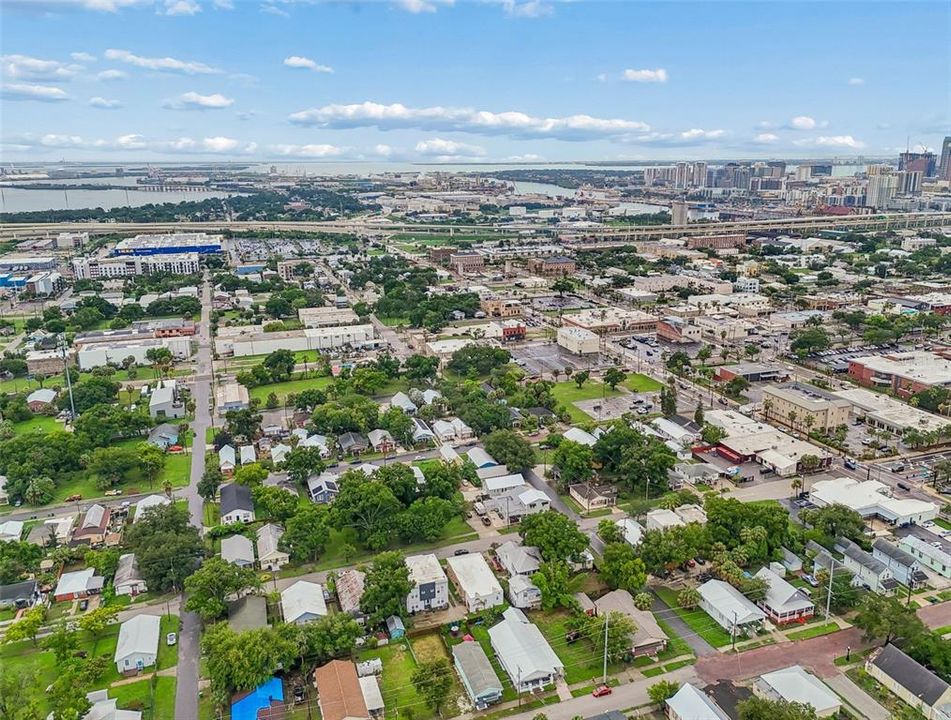 На продажу: $395,000 (2 спален, 2 ванн, 1020 Квадратных фут)