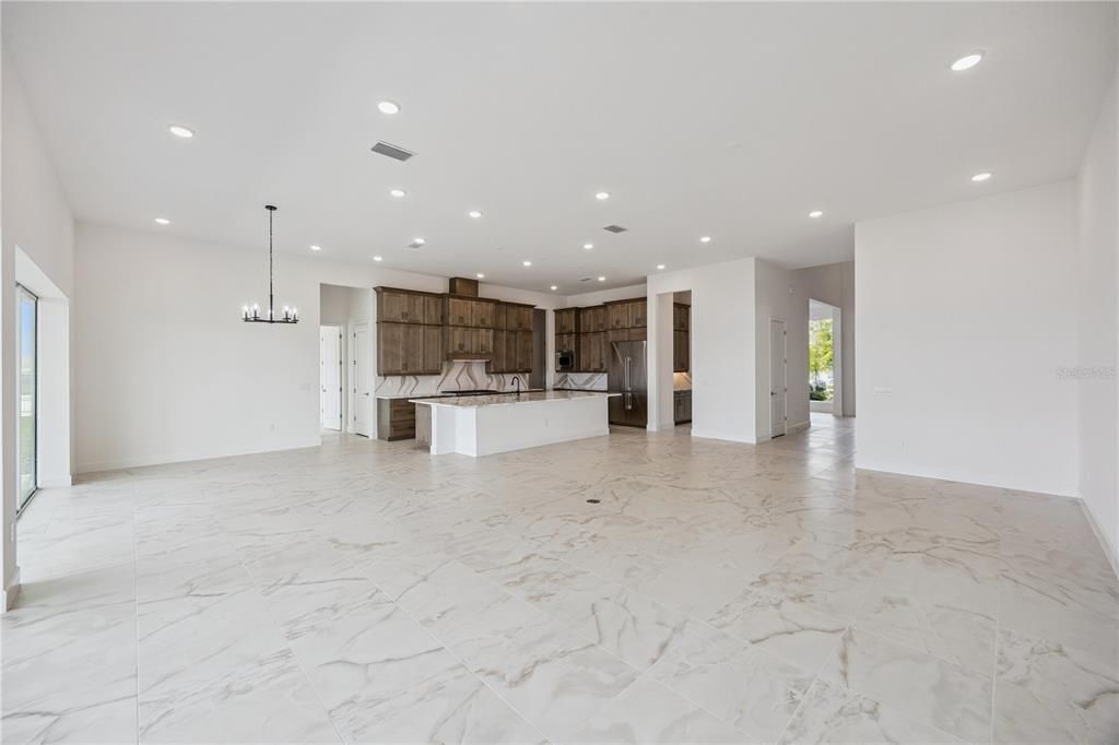 For Sale: $2,985,000 (6 beds, 6 baths, 6442 Square Feet)