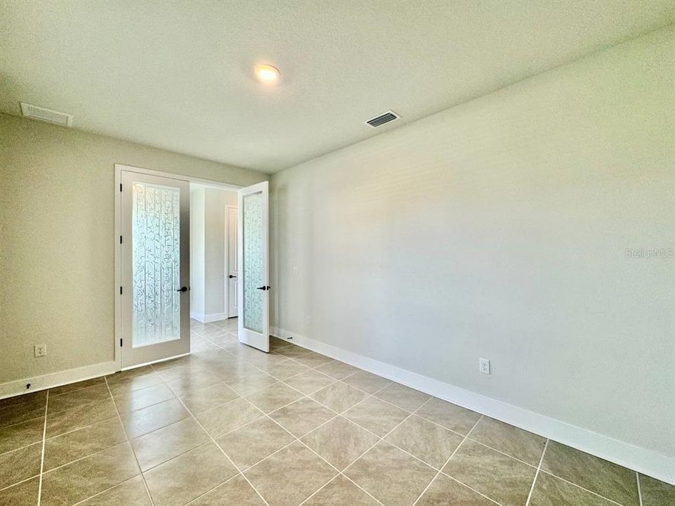 For Rent: $3,200 (4 beds, 3 baths, 2768 Square Feet)