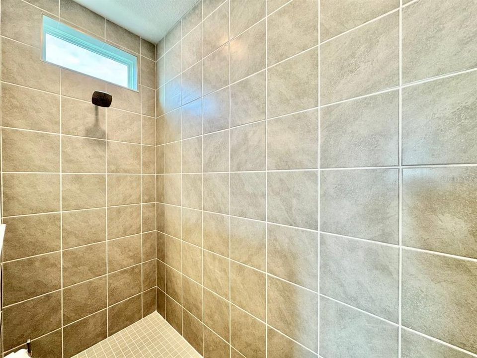 For Rent: $3,200 (4 beds, 3 baths, 2768 Square Feet)