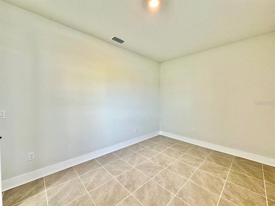 For Rent: $3,200 (4 beds, 3 baths, 2768 Square Feet)