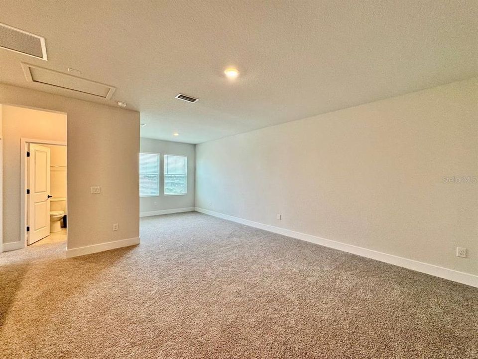 For Rent: $3,200 (4 beds, 3 baths, 2768 Square Feet)