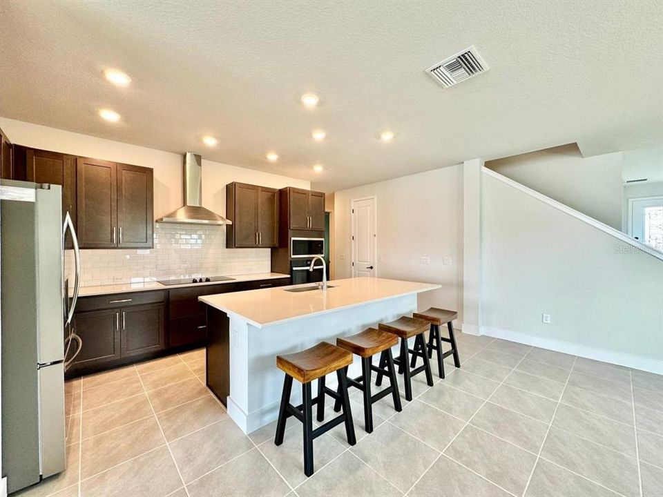For Rent: $3,200 (4 beds, 3 baths, 2768 Square Feet)