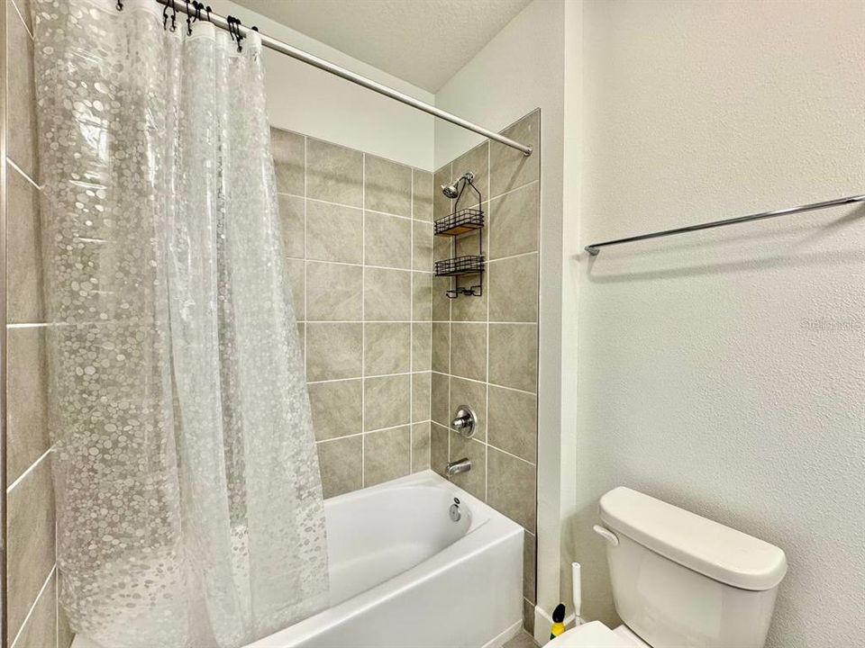 For Rent: $3,200 (4 beds, 3 baths, 2768 Square Feet)