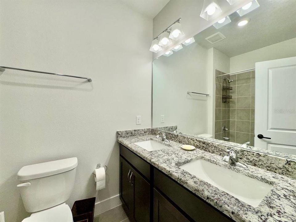 For Rent: $3,200 (4 beds, 3 baths, 2768 Square Feet)