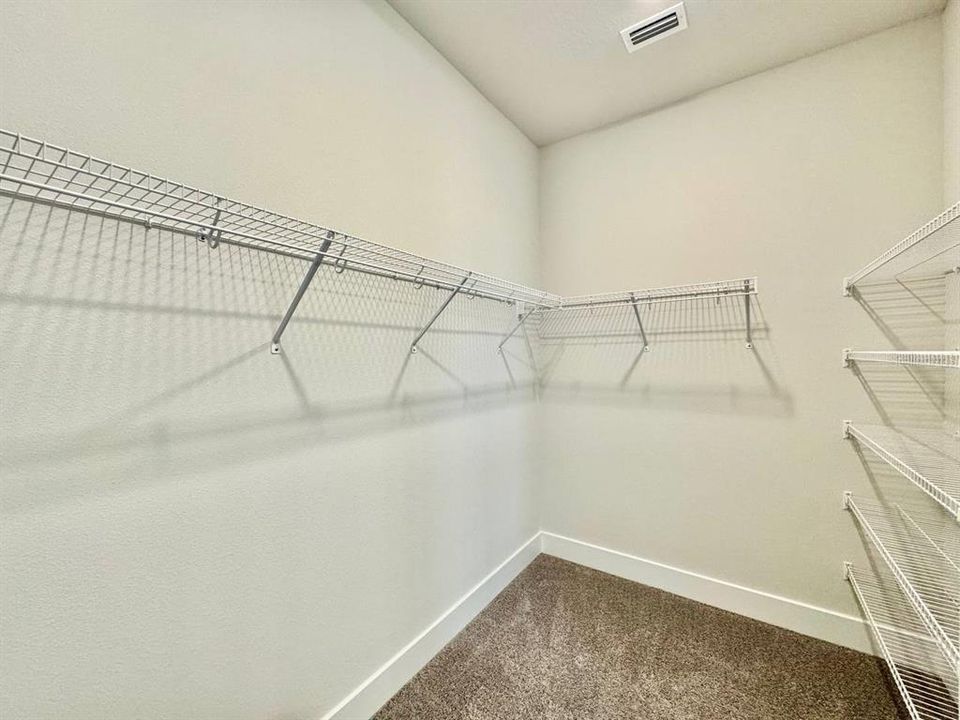 For Rent: $3,200 (4 beds, 3 baths, 2768 Square Feet)