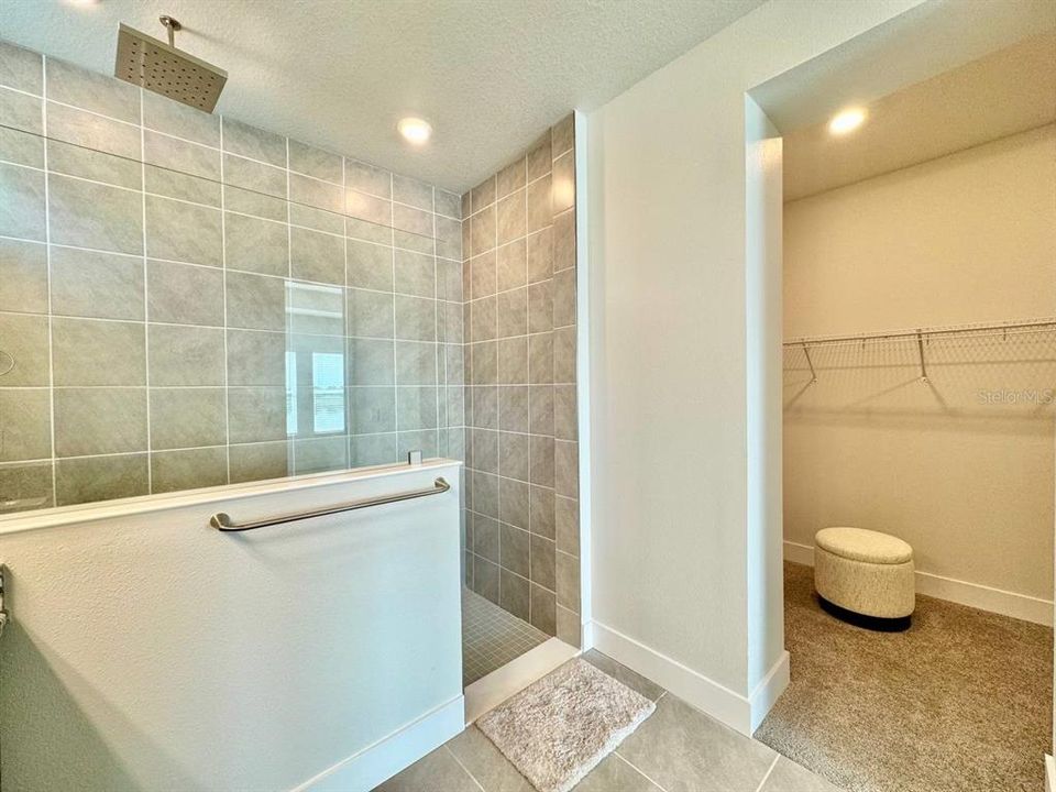 For Rent: $3,200 (4 beds, 3 baths, 2768 Square Feet)