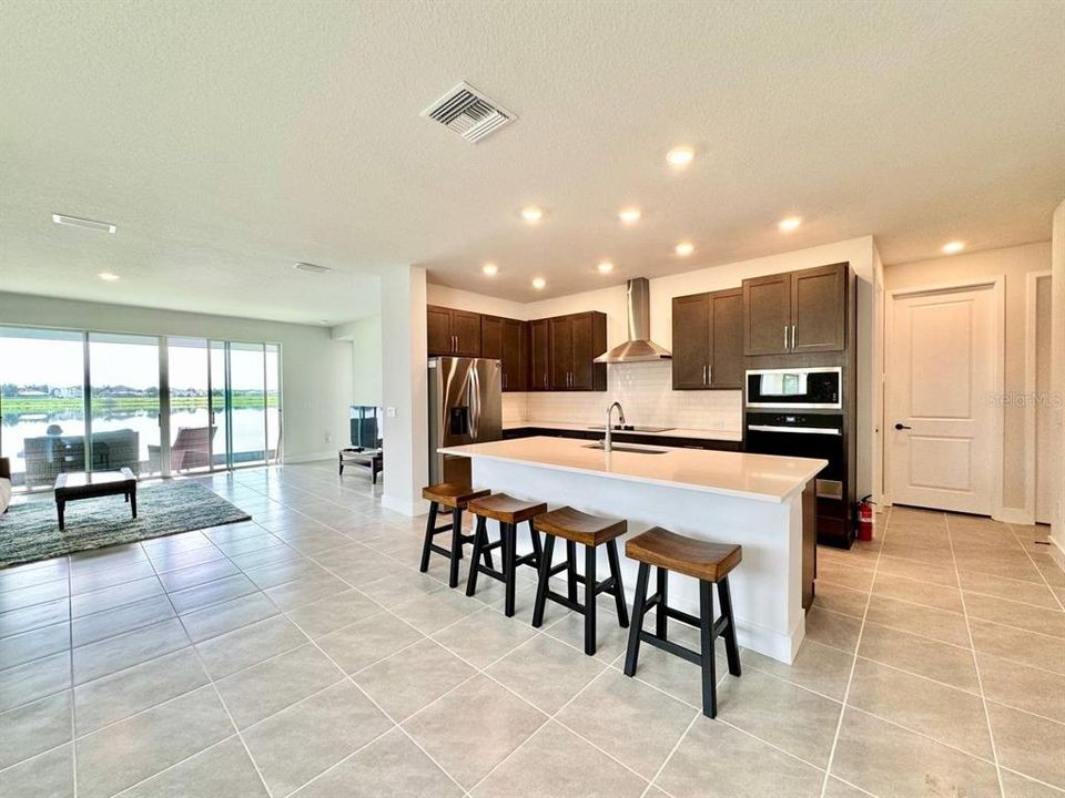 For Rent: $3,200 (4 beds, 3 baths, 2768 Square Feet)