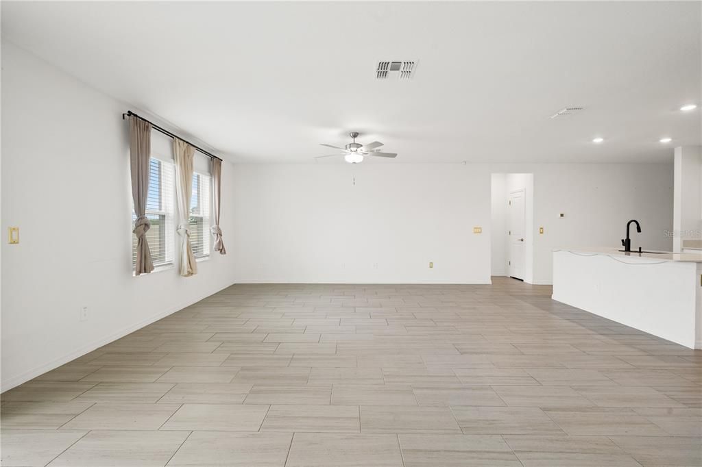 For Rent: $3,300 (6 beds, 3 baths, 3326 Square Feet)