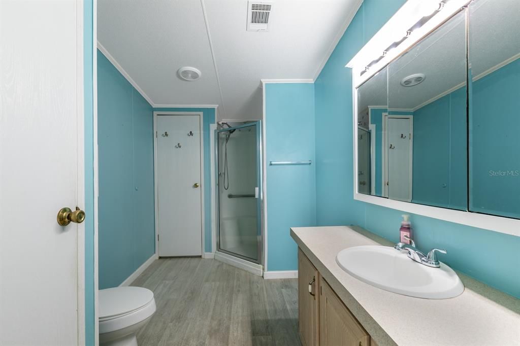 For Sale: $165,000 (3 beds, 2 baths, 1188 Square Feet)