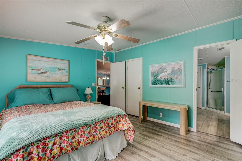For Sale: $165,000 (3 beds, 2 baths, 1188 Square Feet)