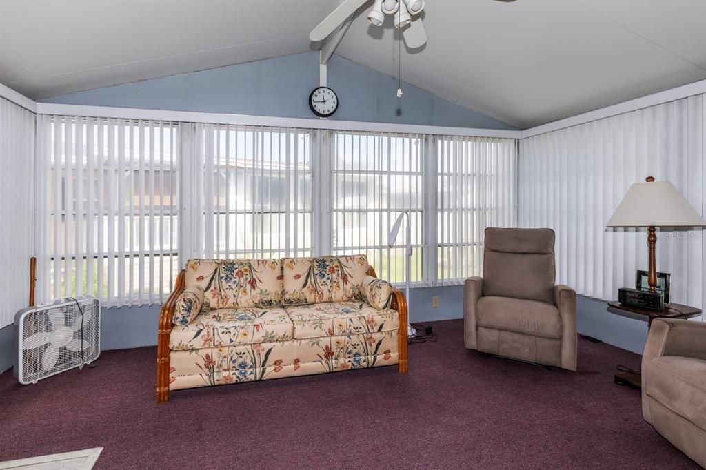 For Sale: $165,000 (3 beds, 2 baths, 1188 Square Feet)