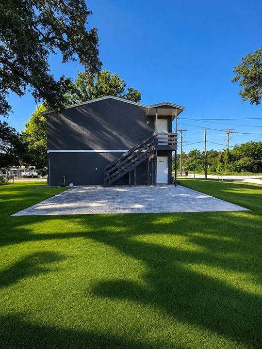 For Rent: $1,400 (2 beds, 1 baths, 1320 Square Feet)