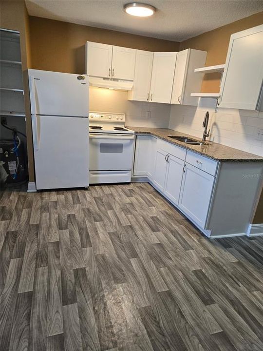 For Rent: $1,400 (2 beds, 1 baths, 1320 Square Feet)