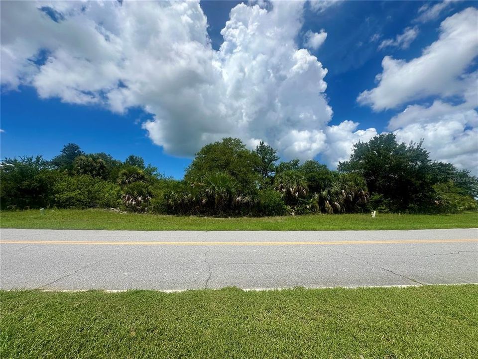 На продажу: $29,900 (0.33 acres)