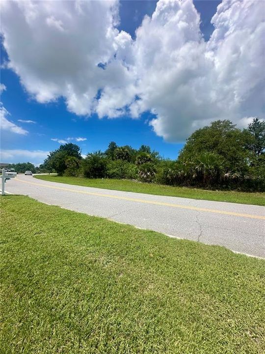 На продажу: $29,900 (0.33 acres)