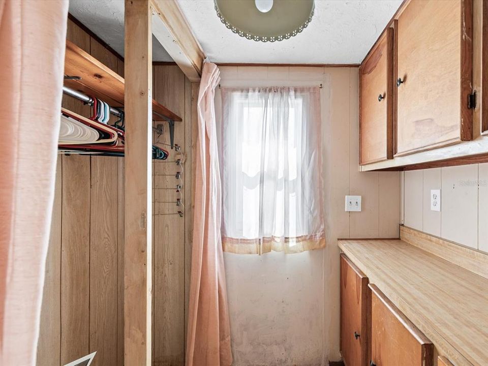 Activo con contrato: $275,000 (3 camas, 2 baños, 1474 Pies cuadrados)