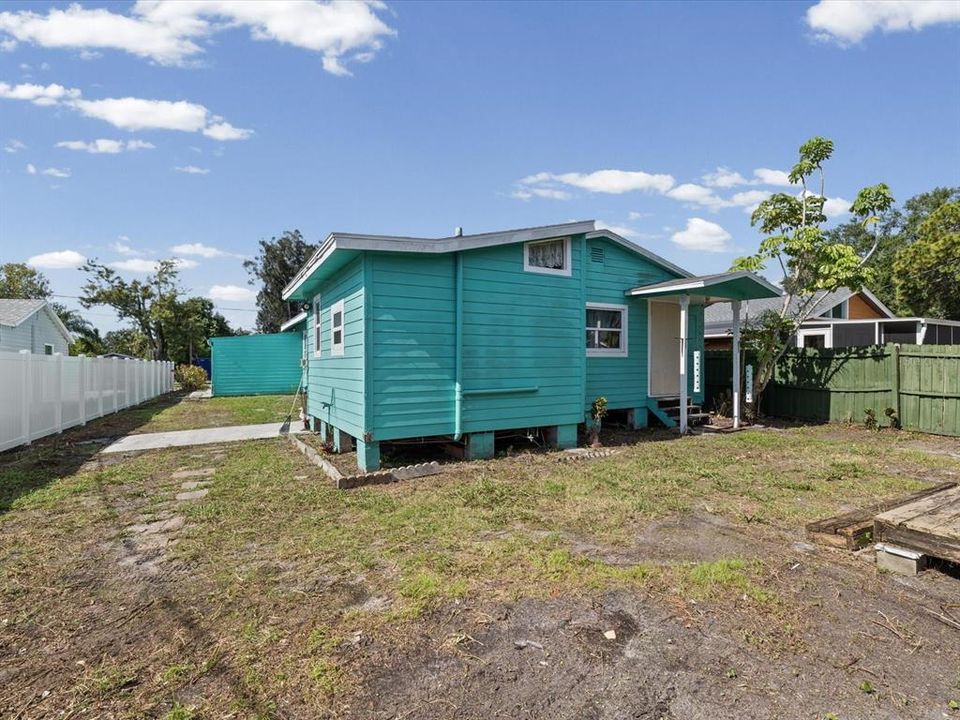 Activo con contrato: $275,000 (3 camas, 2 baños, 1474 Pies cuadrados)