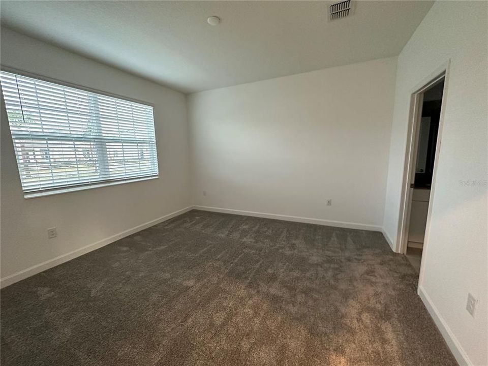 For Rent: $2,500 (4 beds, 2 baths, 2000 Square Feet)