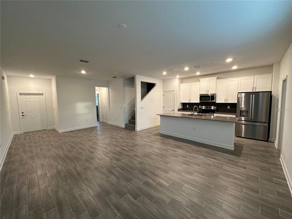 For Rent: $2,500 (4 beds, 2 baths, 2000 Square Feet)