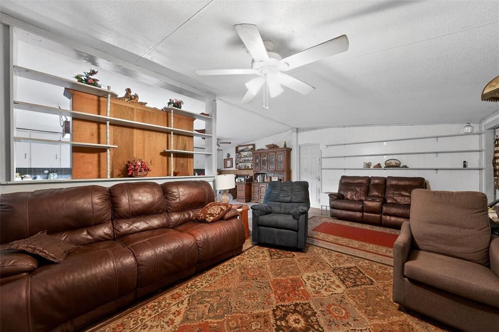 For Sale: $245,000 (3 beds, 2 baths, 1782 Square Feet)