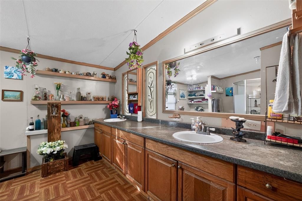 For Sale: $245,000 (3 beds, 2 baths, 1782 Square Feet)