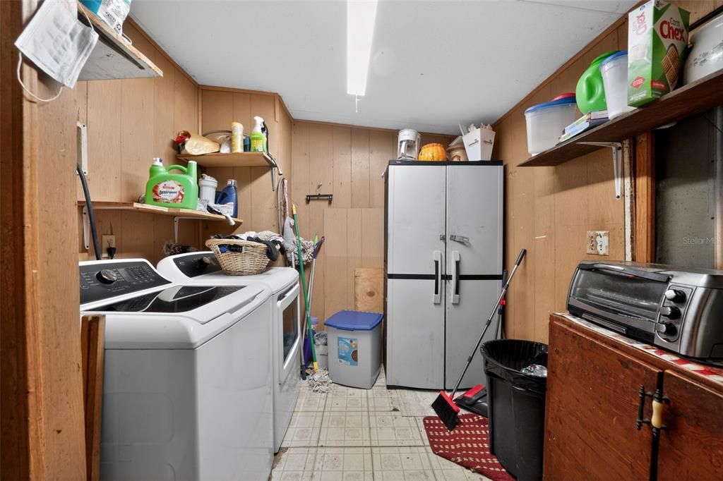 For Sale: $245,000 (3 beds, 2 baths, 1782 Square Feet)