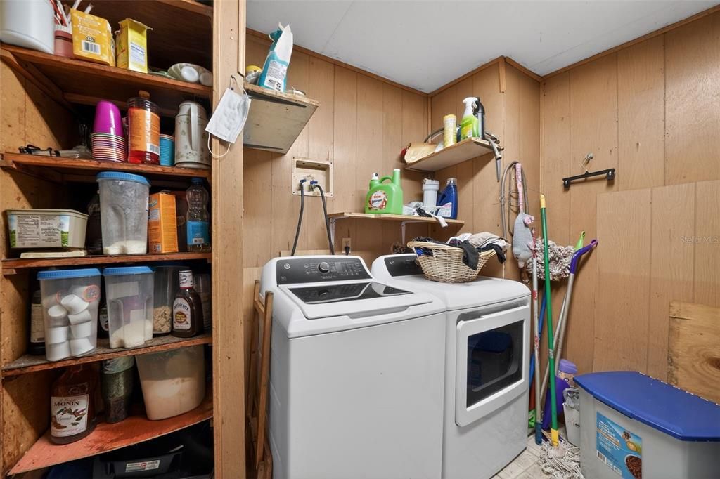 For Sale: $245,000 (3 beds, 2 baths, 1782 Square Feet)