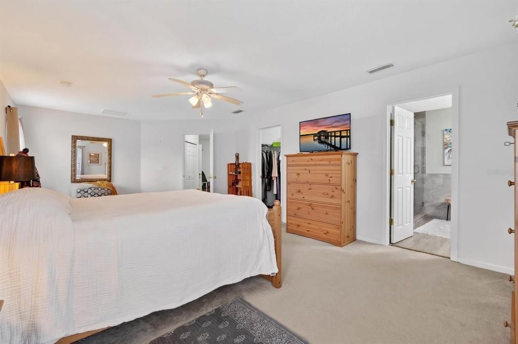 For Sale: $525,000 (5 beds, 2 baths, 2880 Square Feet)