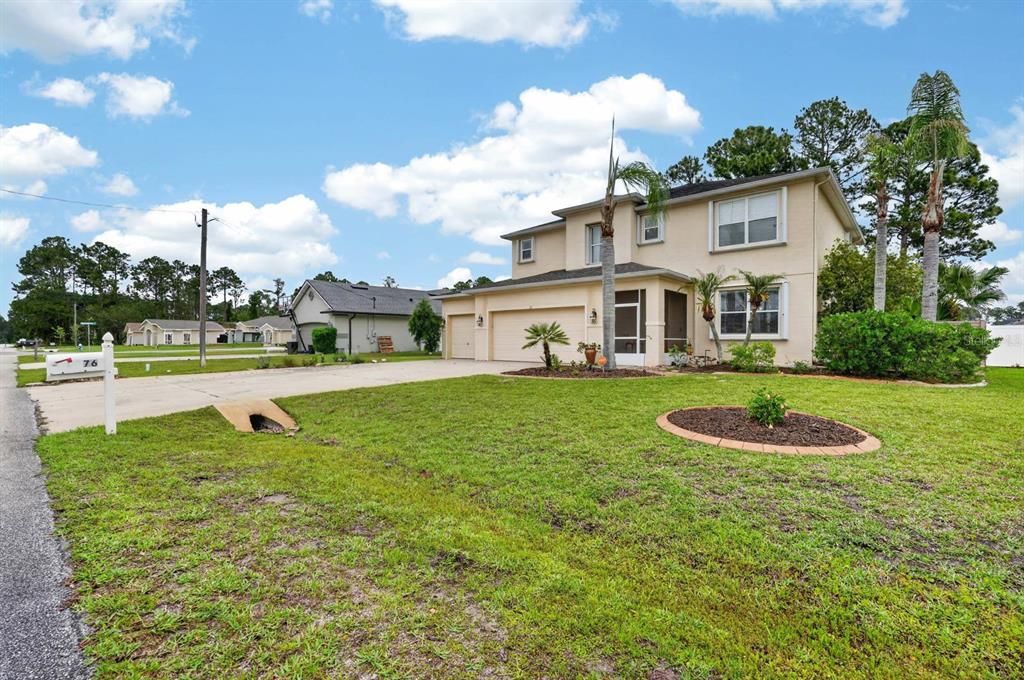 For Sale: $525,000 (5 beds, 2 baths, 2880 Square Feet)