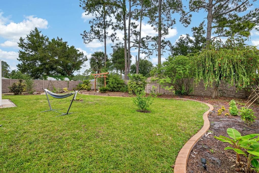For Sale: $525,000 (5 beds, 2 baths, 2880 Square Feet)