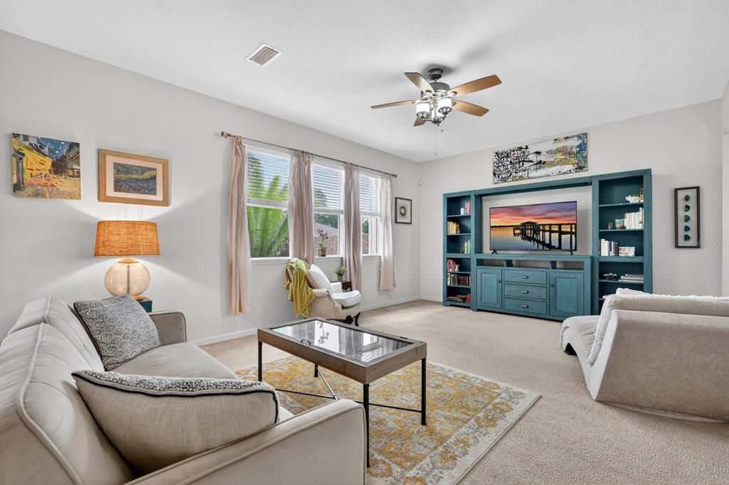 For Sale: $525,000 (5 beds, 2 baths, 2880 Square Feet)