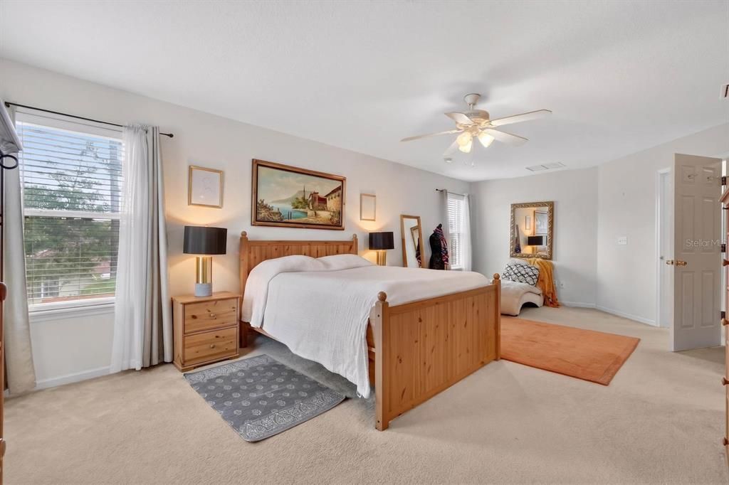 For Sale: $525,000 (5 beds, 2 baths, 2880 Square Feet)