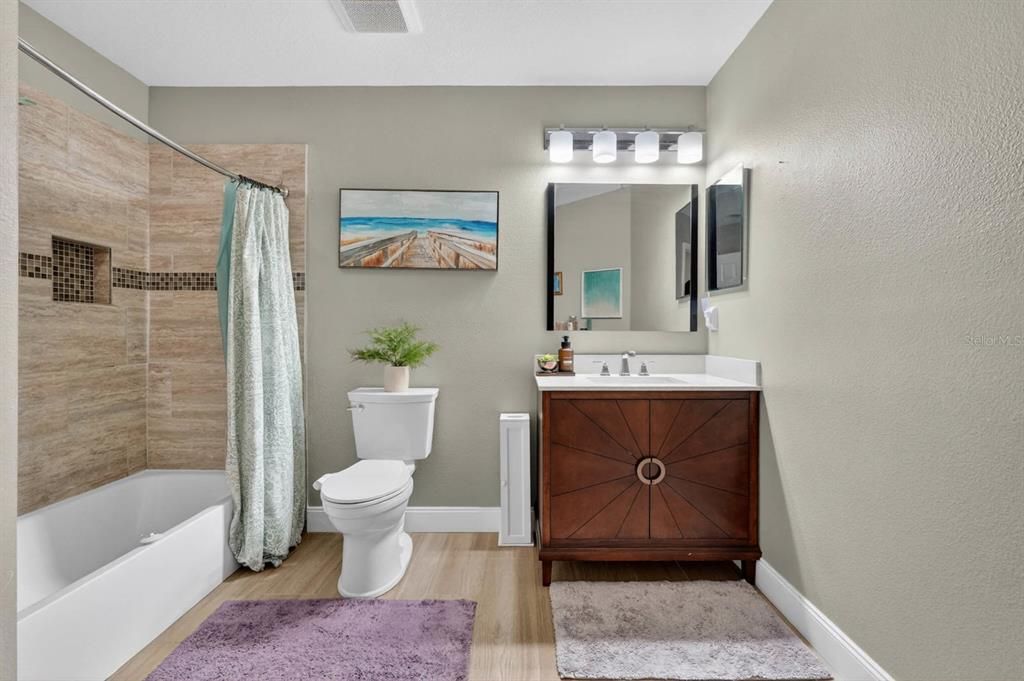 For Sale: $525,000 (5 beds, 2 baths, 2880 Square Feet)